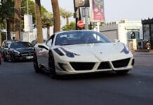 Zmiana toru jazdy w zakręcie – kiedy to błąd?