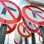 Bezpieczne skręcanie w lewo: gdzie najczęściej dochodzi do wymuszeń Wykres z danymi o wypadkach przy skręcie w lewo